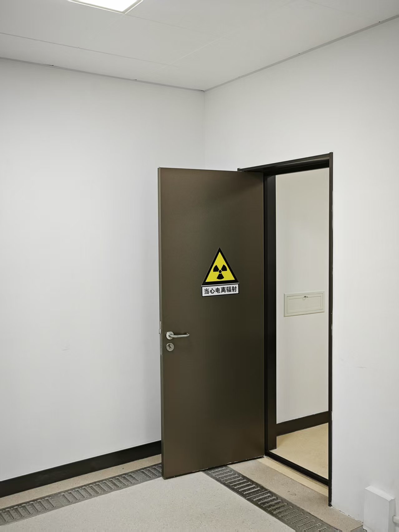 吉安CT室手动单开防护铅门